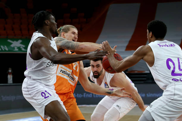 的威慑力不 的威慑力不